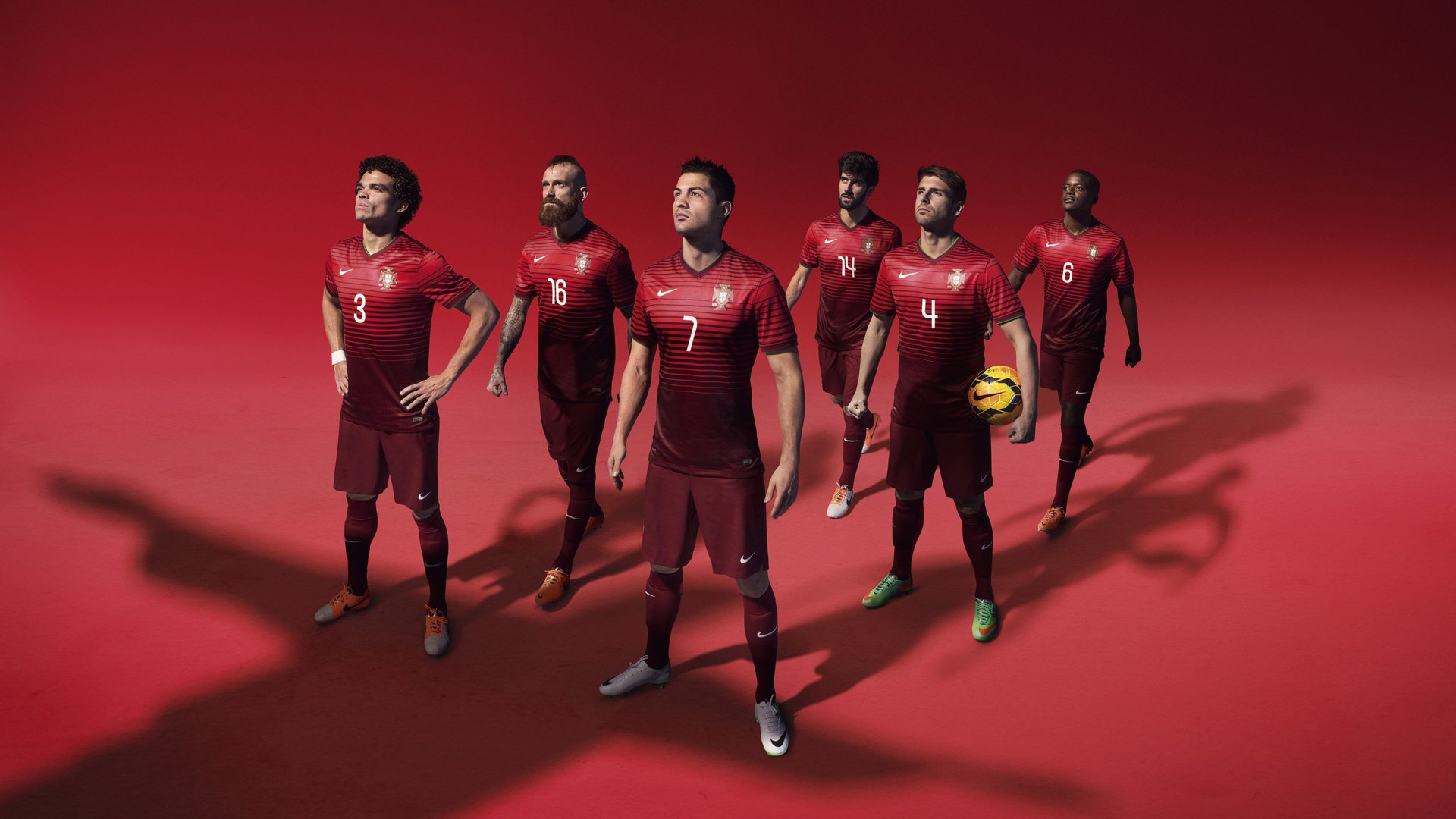 足球文化进地铁主题专列活动在广州启动，足球文化创意秀